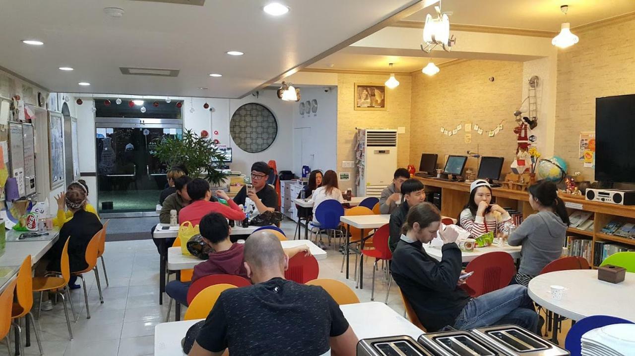 Goodstay Backpackers Gyeongju Guesthouse Exterior photo